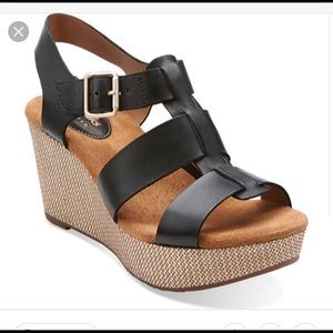Clarks- Caslynn Reece Wedge Sandal